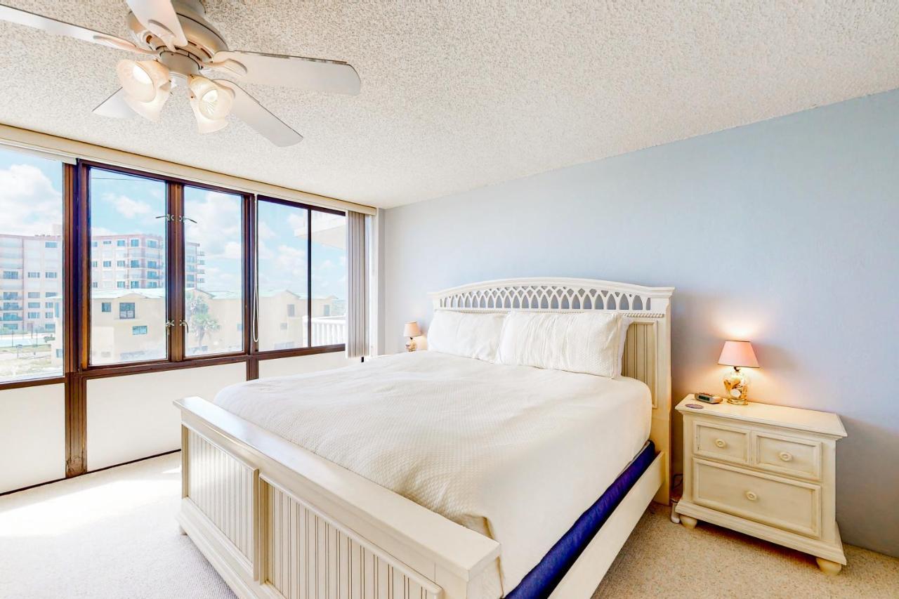 Right On The Shores, 306 Apartment