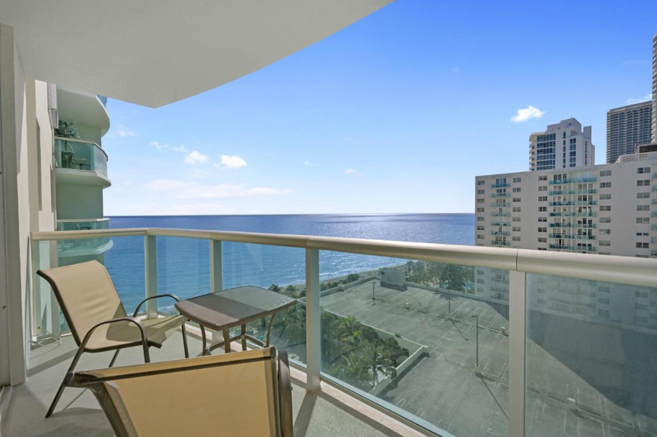 Beachfront Oasis: Ocean Views & Luxe Amenities