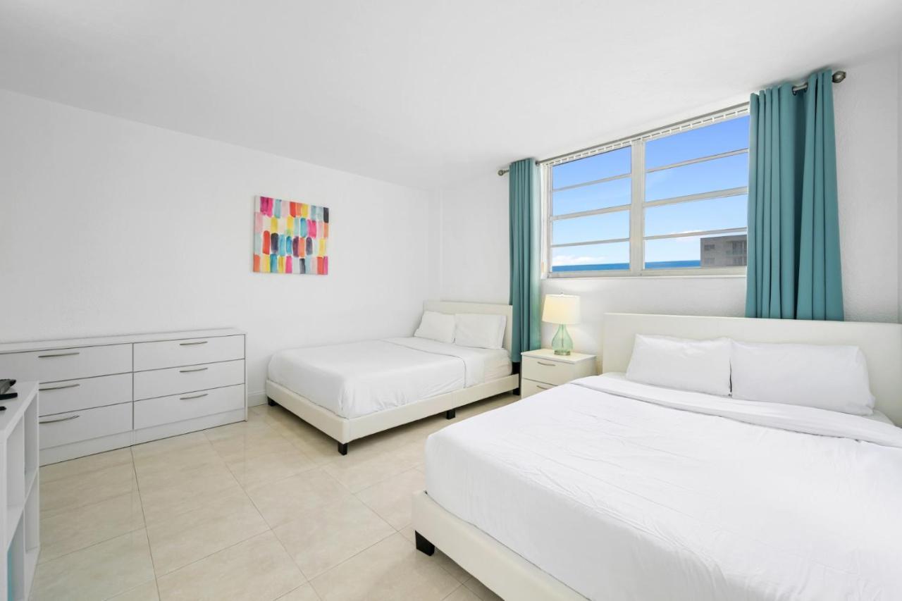 Beachfront Oasis: Ocean Views & Luxe Amenities Hollywood