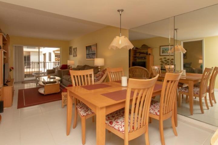 Palms 404 Holiday home