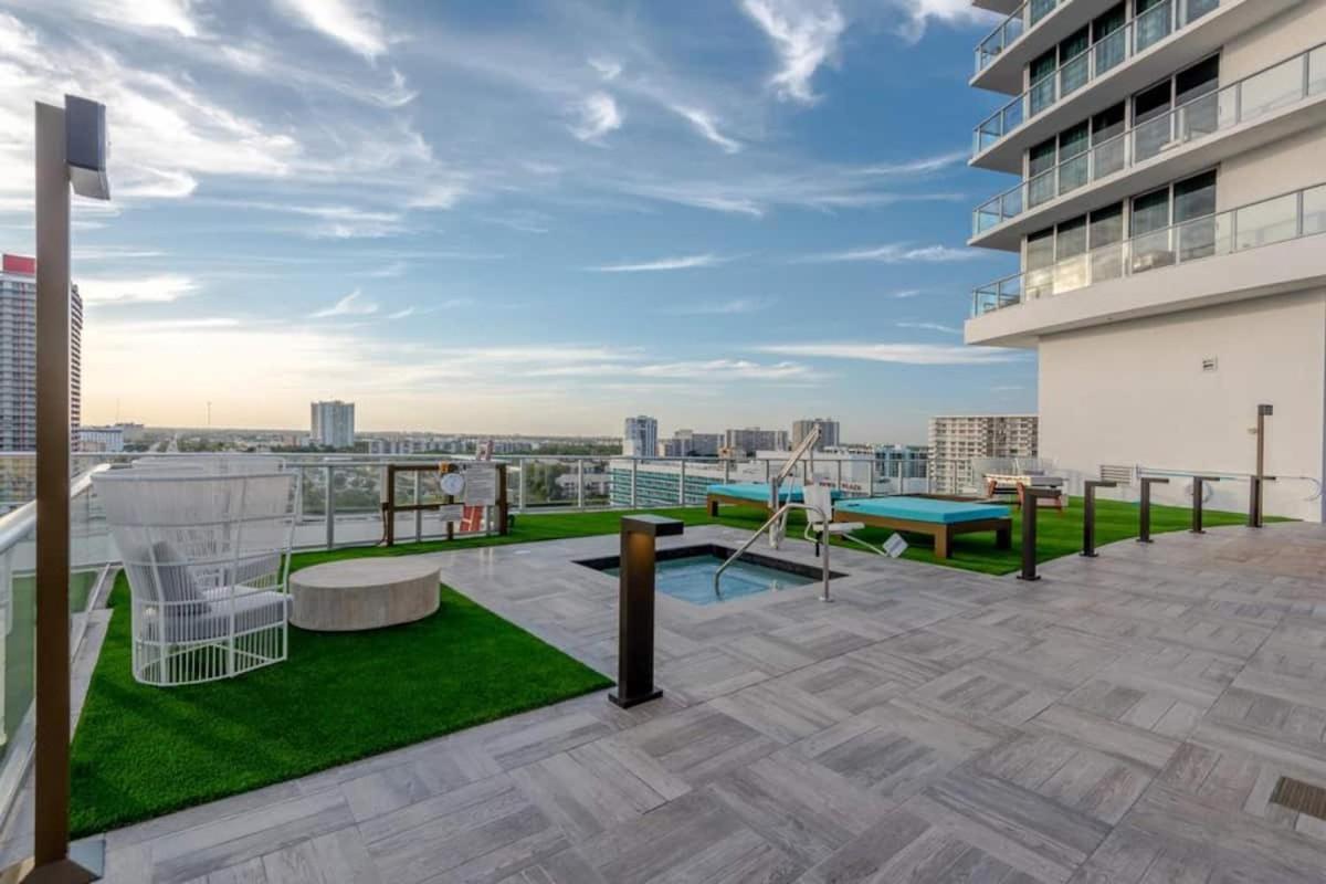 Apartment Lyfe On The 25th Floor 1 Bed Unit With Oceanview Hollywood