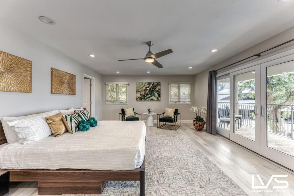 Villakey- Luxe Waterfront 5min To Holiday home *