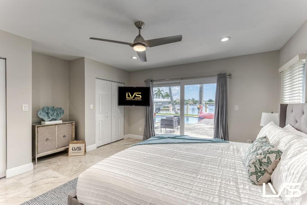 Villakey- Luxe Waterfront 5min To Holiday home *