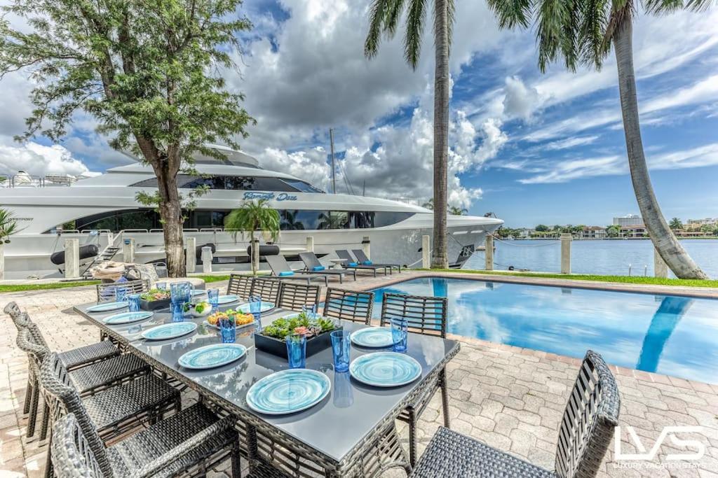 Villakey- Luxe Waterfront 5min To Holiday home