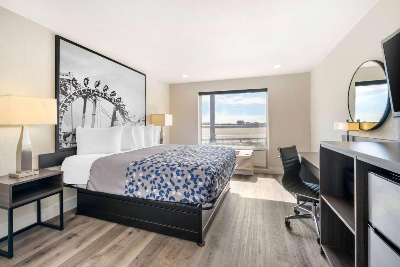 Super 8 By Wyndham Orlando Near Florida Mall Hotel 2*