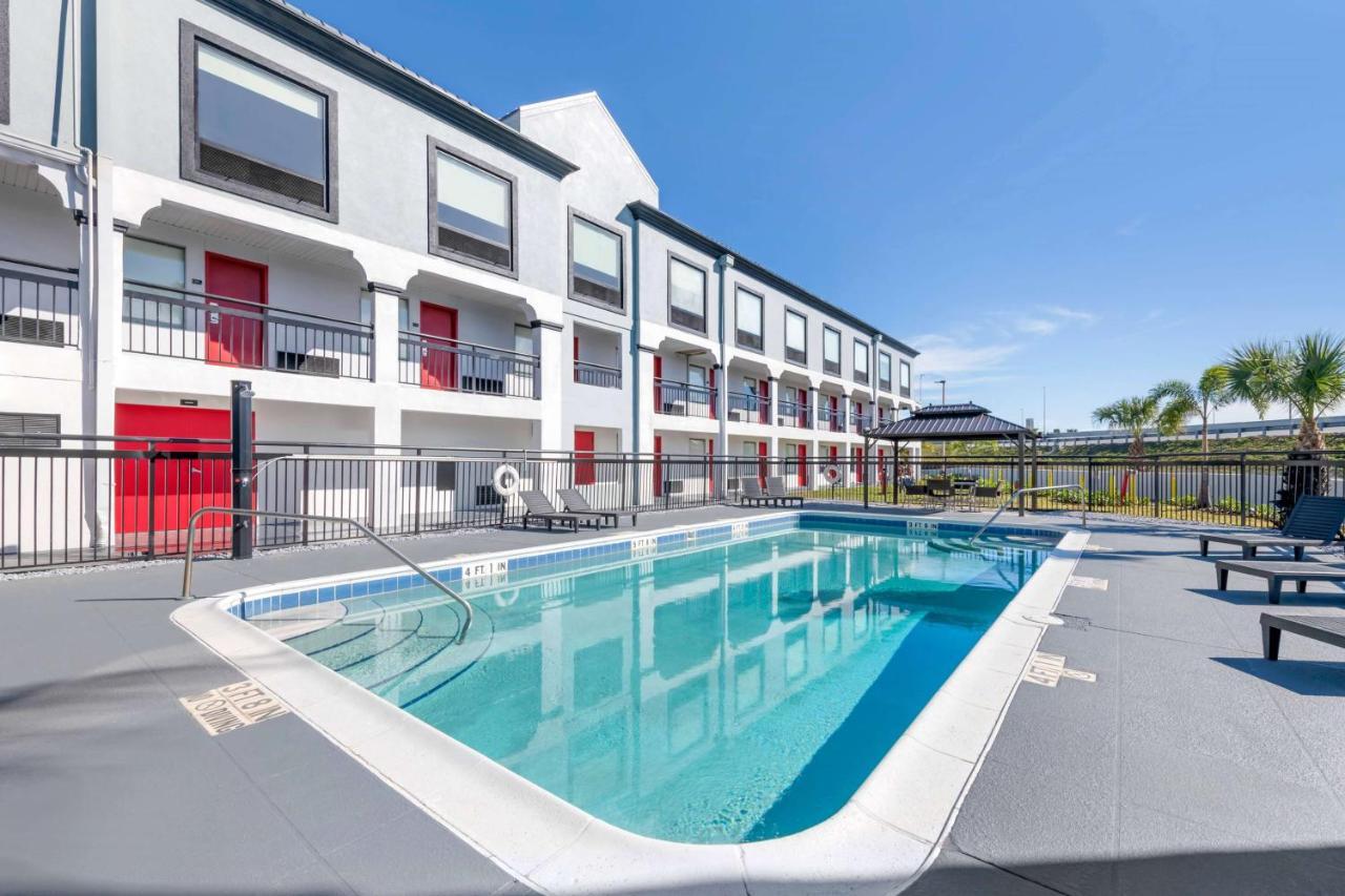 Hotel Super 8 By Wyndham Orlando Near Florida Mall Williamsburg