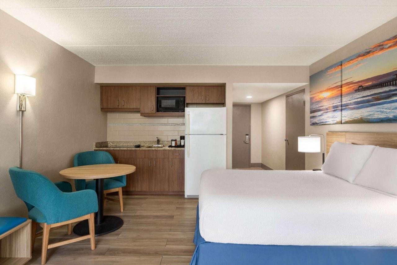 Motel Days By Wyndham Cocoa Port Canaveral