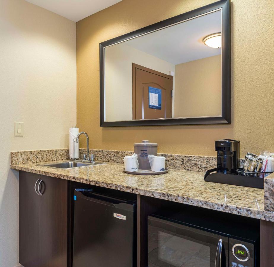 Hampton & South - Bartram Park Hotel 3*