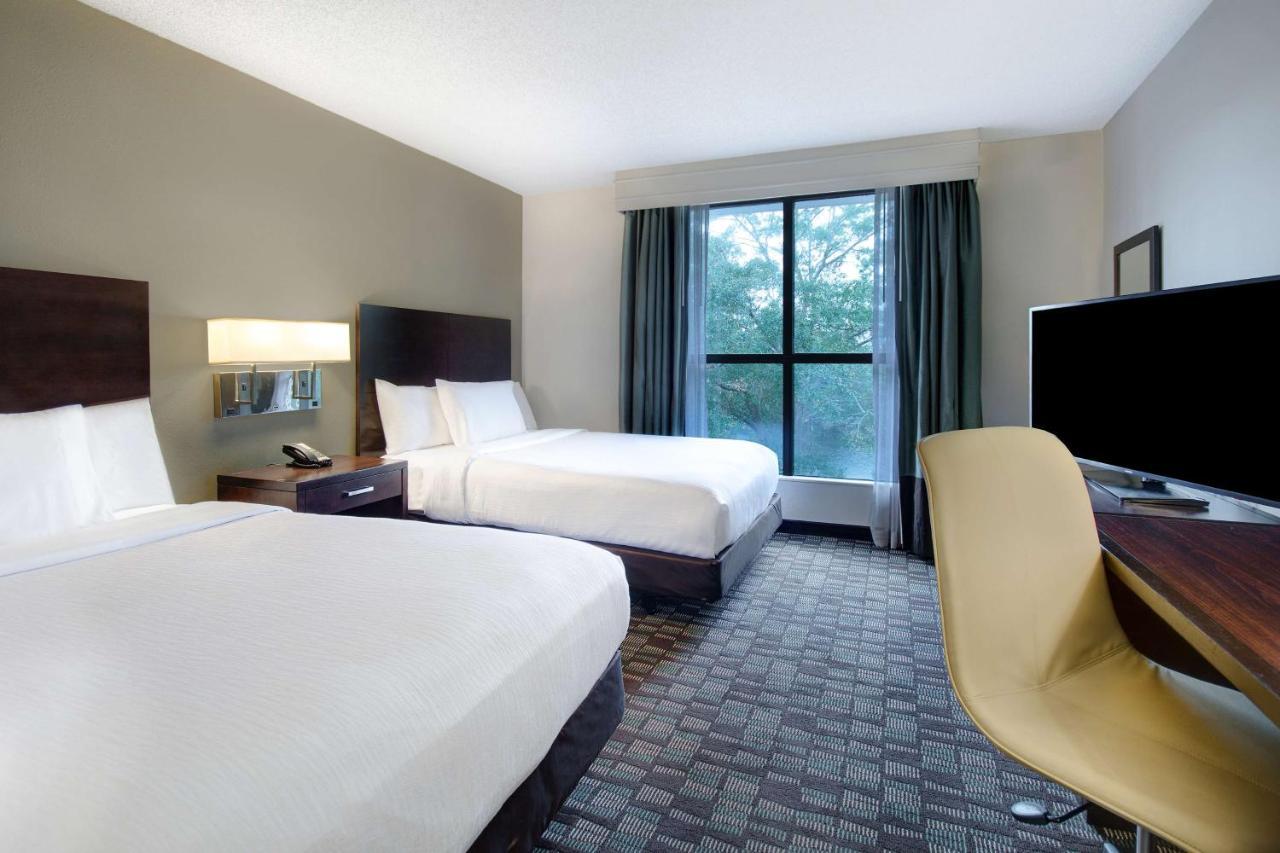 Hotel Embassy By Hilton Baymeadows 3*