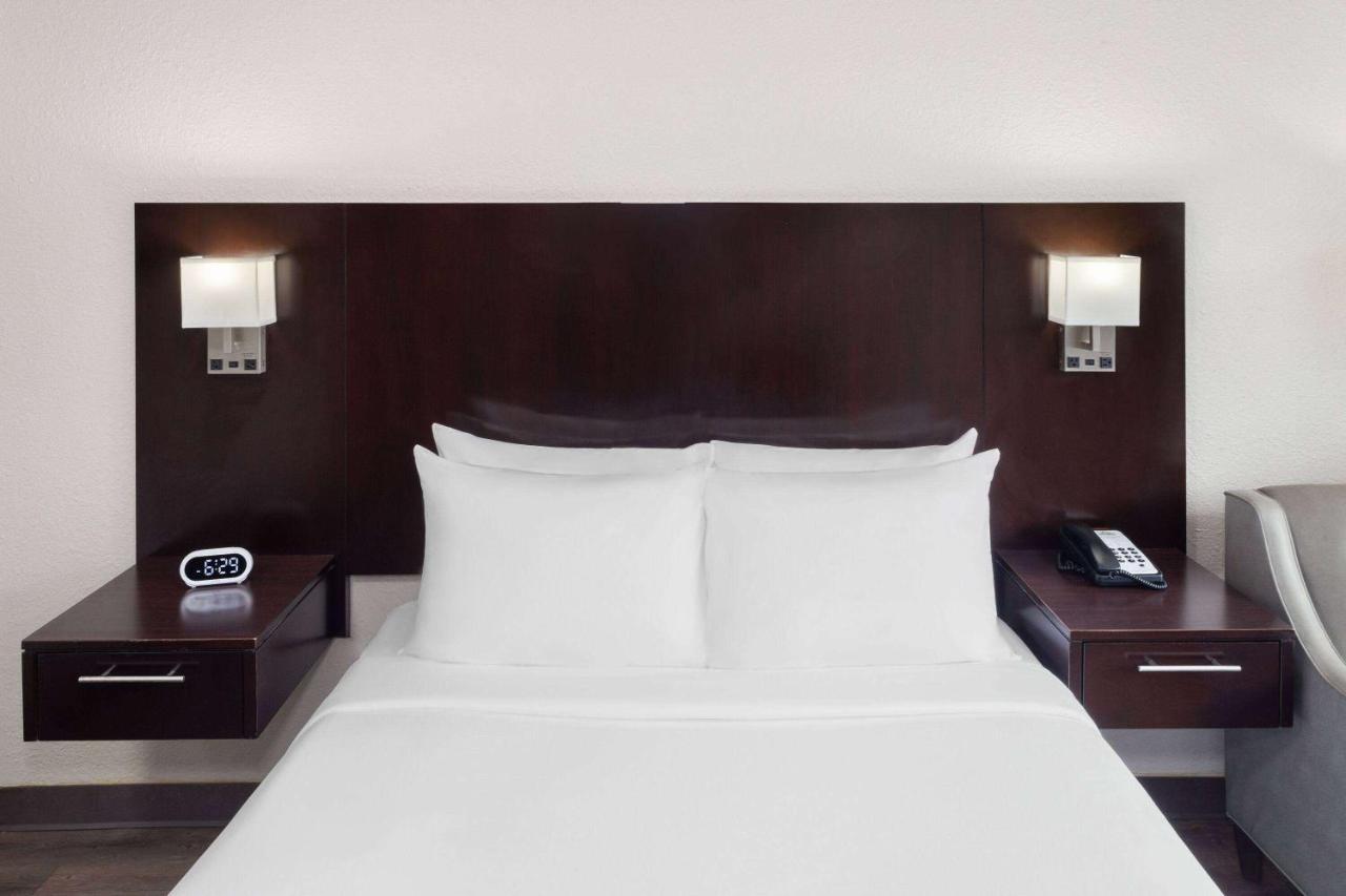 Days By Wyndham 2* Melbourne