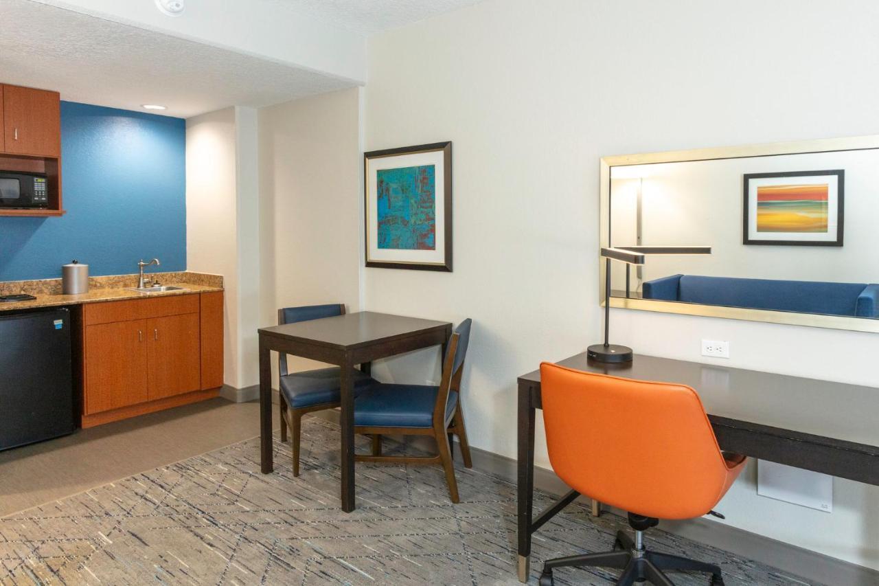 Express & Airport By Ihg 3*