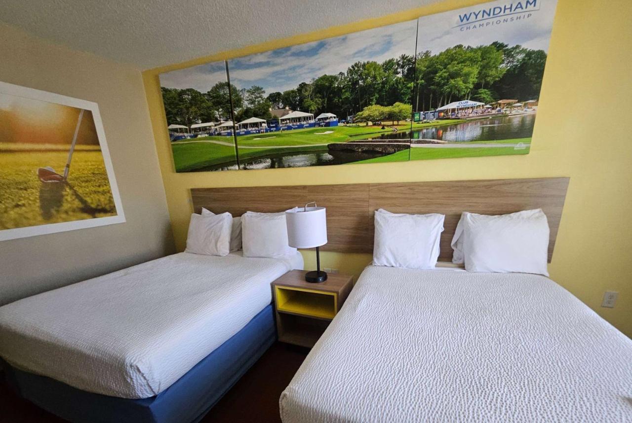 Days By Wyndham Town Center Hotel