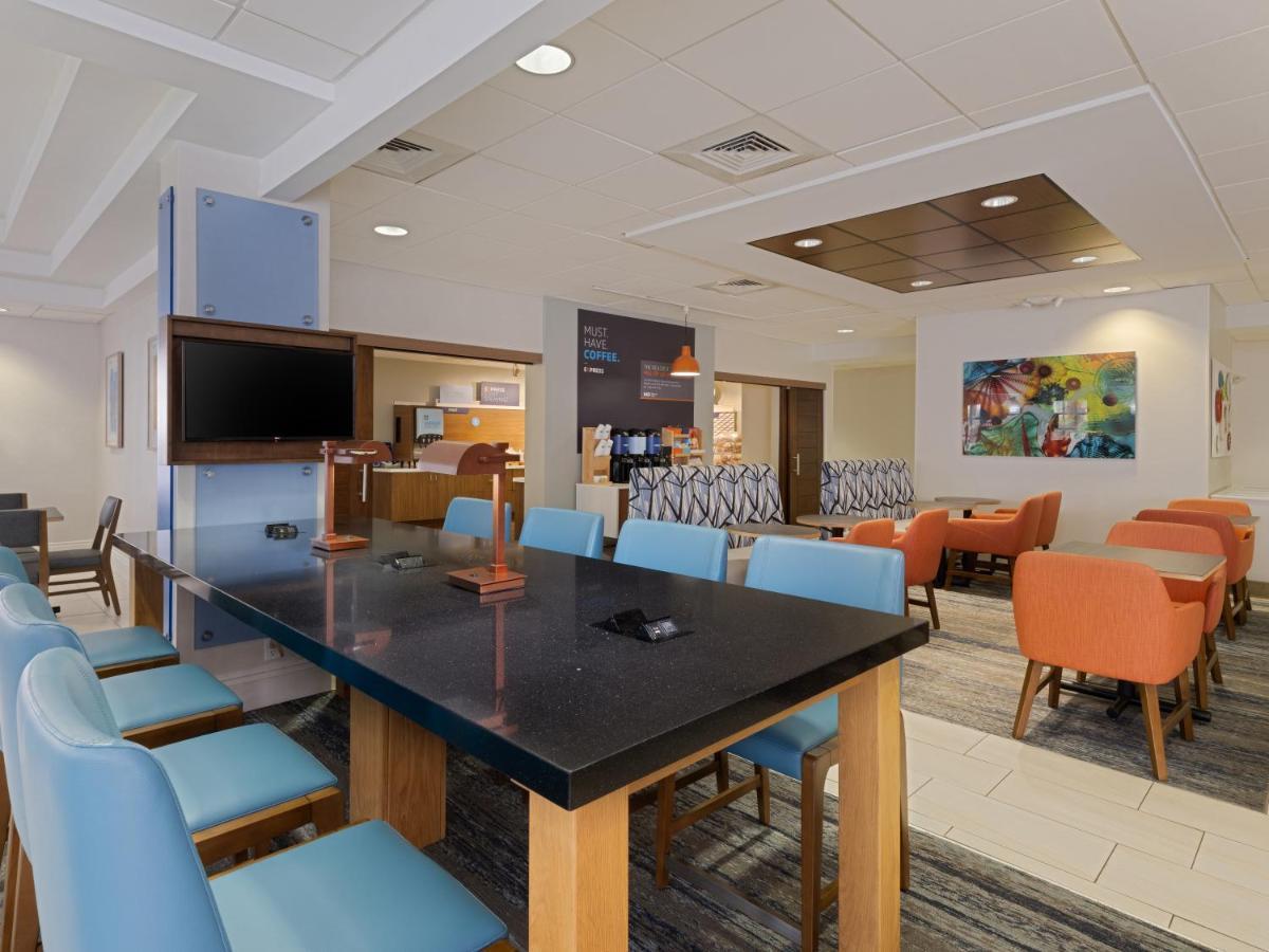 Express & Ft. Lauderdale-plantation By Ihg Hotel 3*