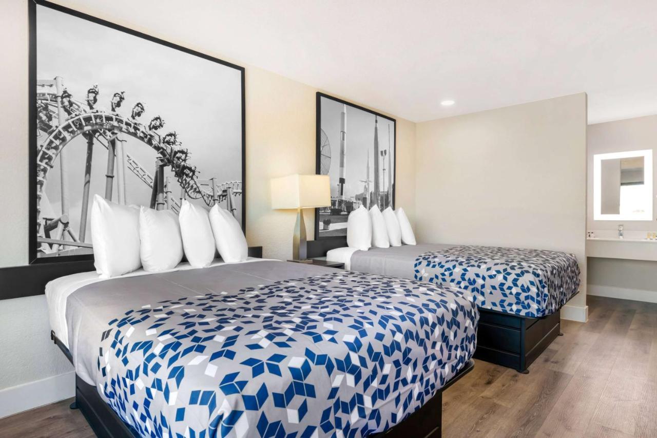 Super 8 By Wyndham Orlando Near Florida Mall Hotel Williamsburg