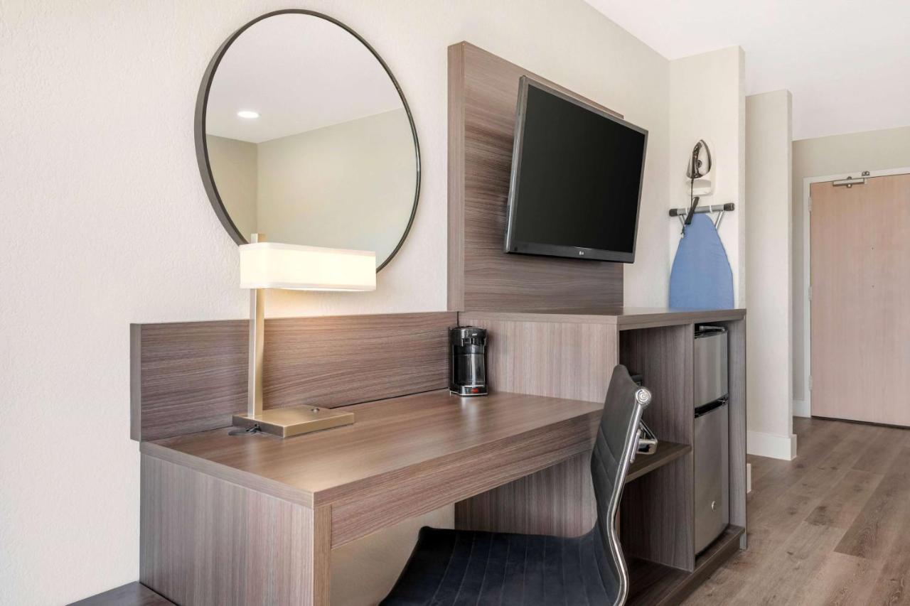 Hotel Super 8 By Wyndham Orlando Near Florida Mall Williamsburg