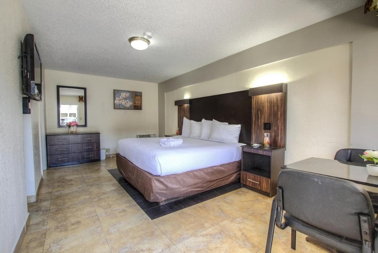 La Bella Oceanfront - Daytona 2*