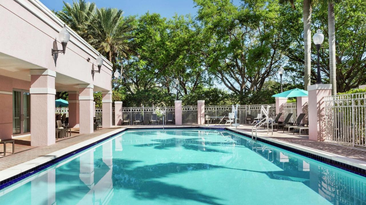 Doubletree By Hilton - Sawgrass Mills Hotel