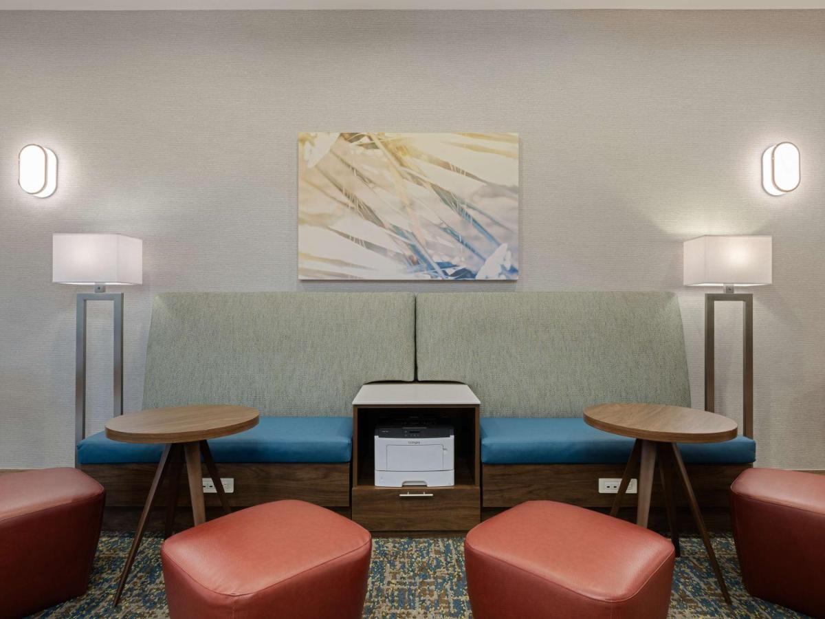 Hampton West Palm Beach-florida Turnpike Century Village (West Palm Beach, Palm Beach County)