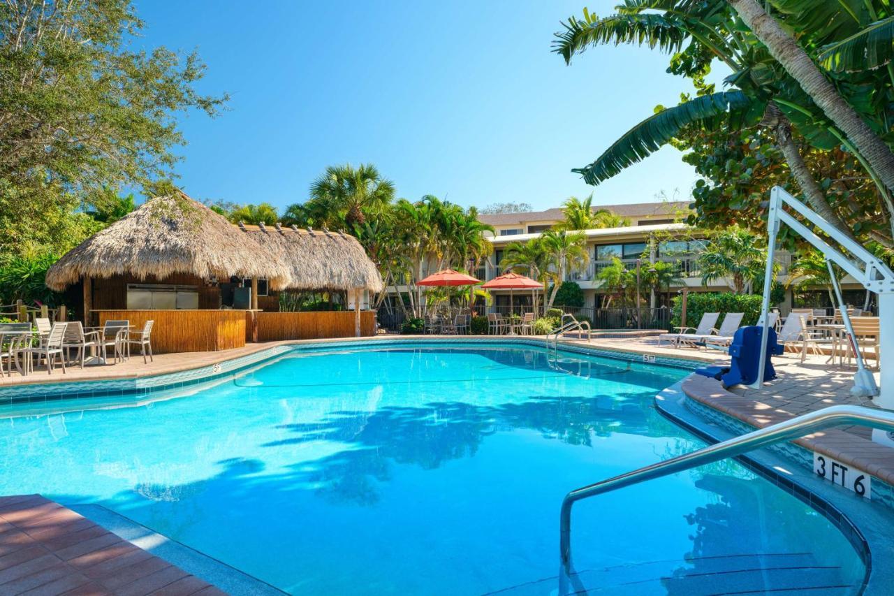 Western & 3* Naples