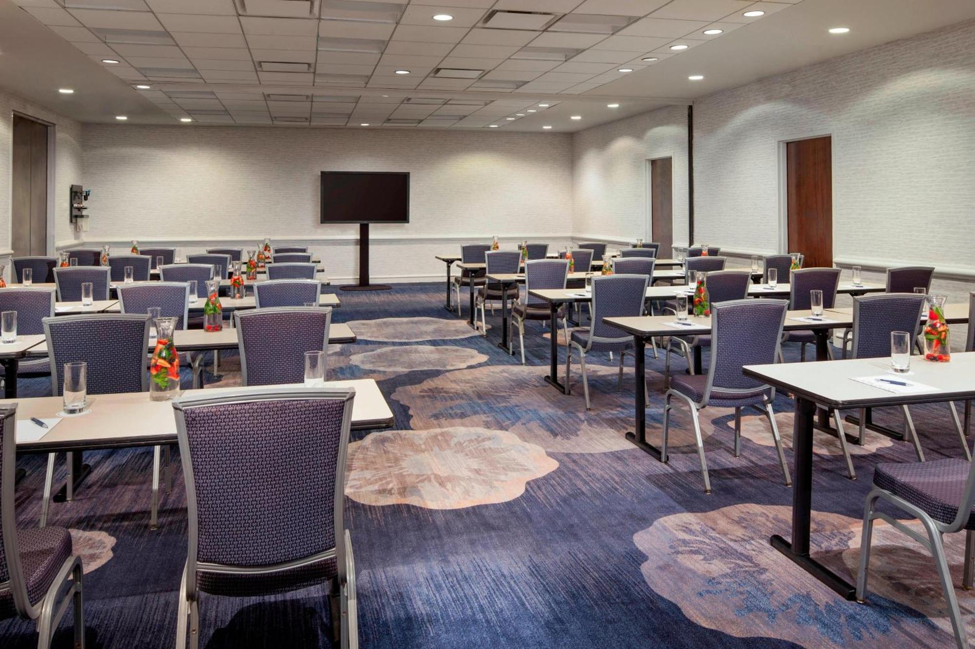 Hotel The Westshore Grand, A Tribute Portfolio Hotel,