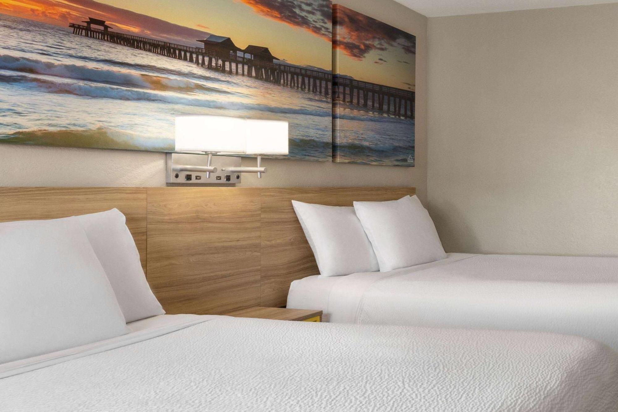 Days By Wyndham Cocoa Port Canaveral 2*