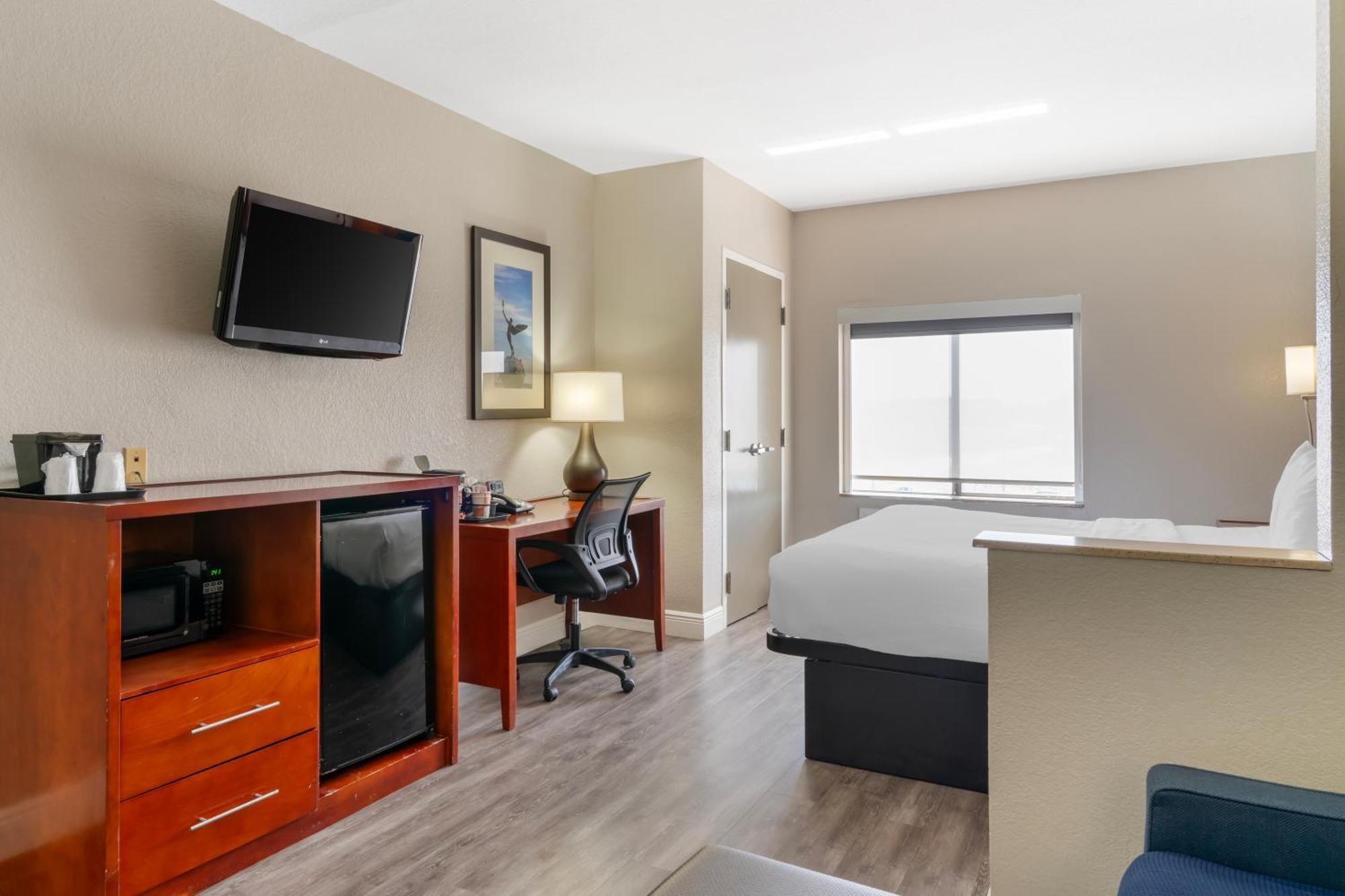 Comfort West Hotel