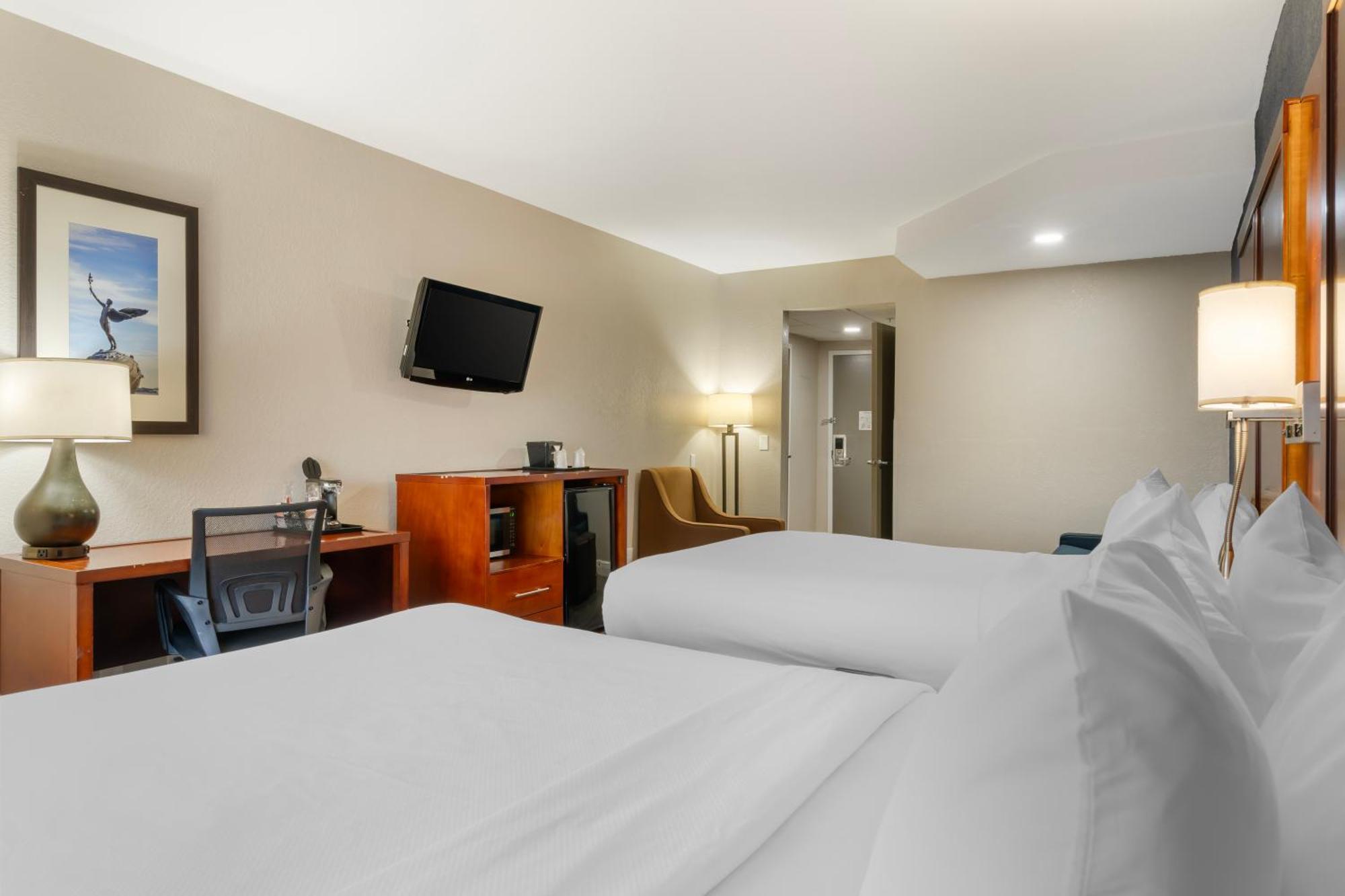 Hotel Comfort West 3*