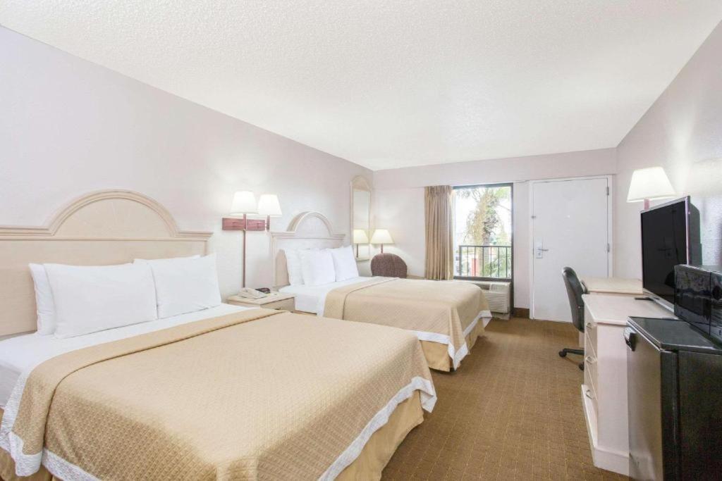 Days & By Wyndham - Near Beaches Hurlburt 3* Navarre