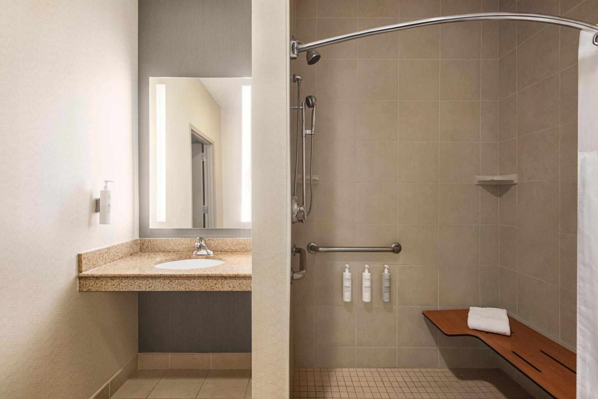Hilton Garden Town Center Hotel