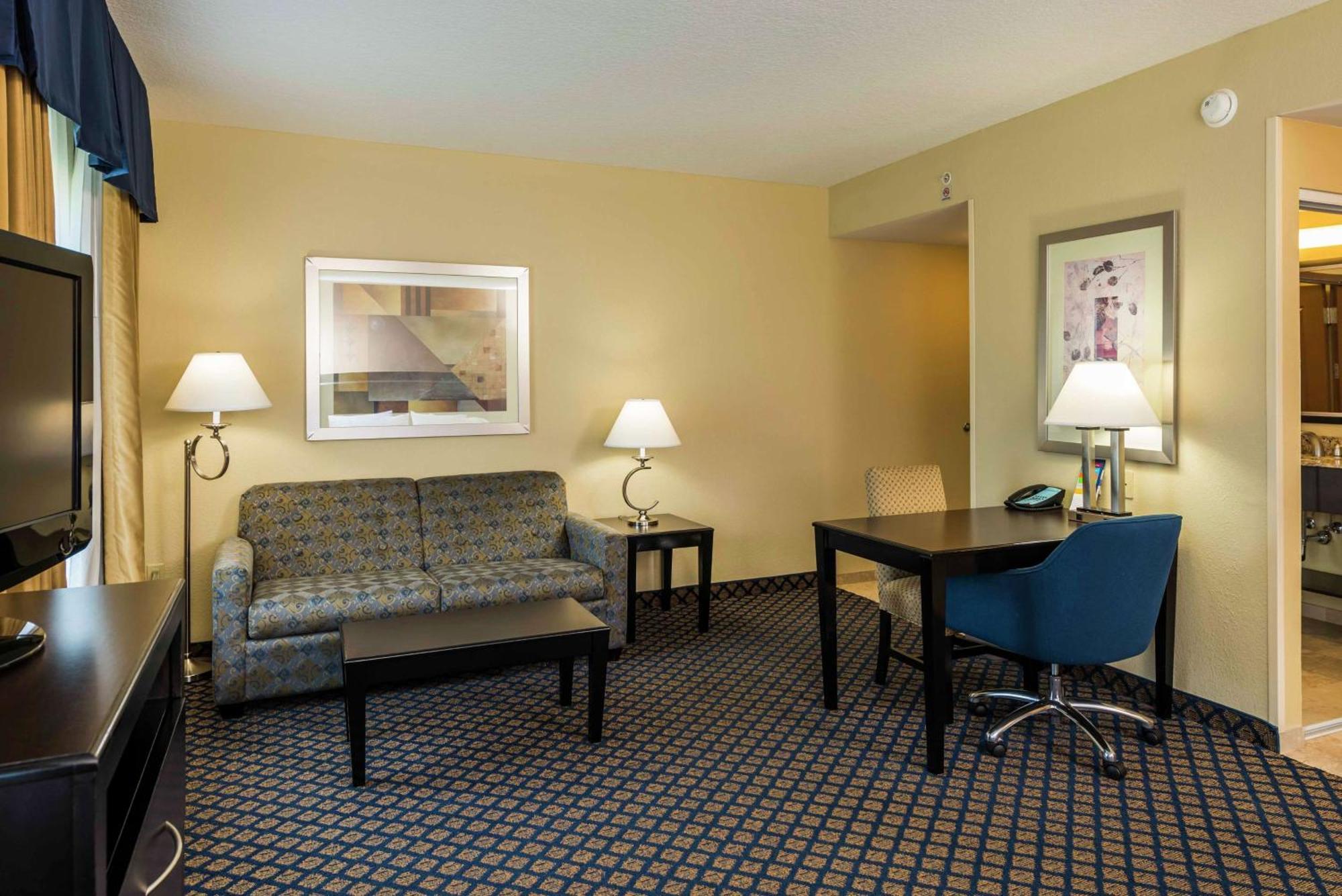 Hampton & South - Bartram Park Hotel 3*