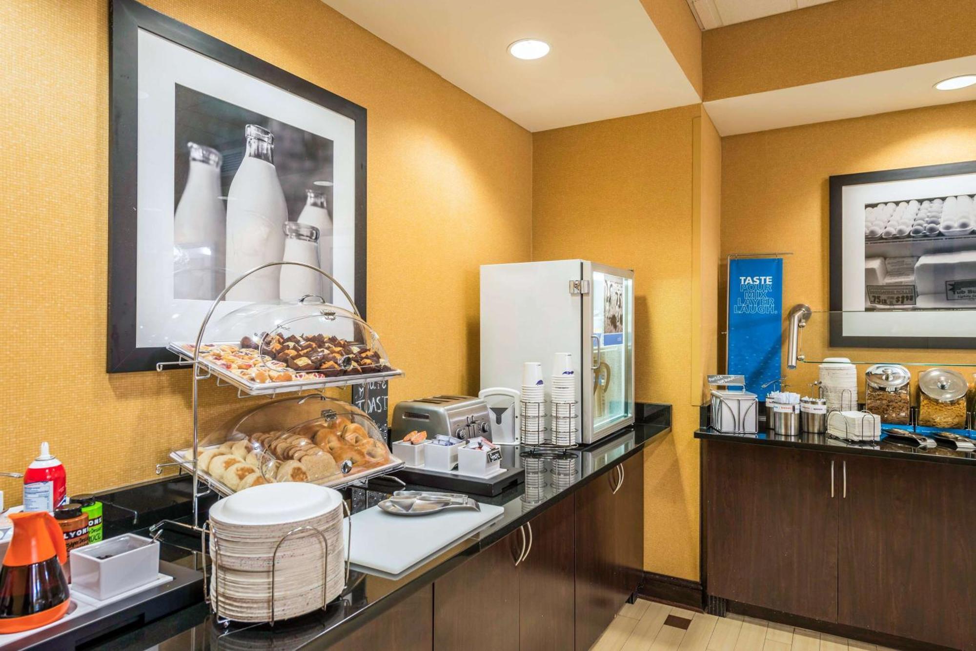 Hampton & South - Bartram Park Hotel