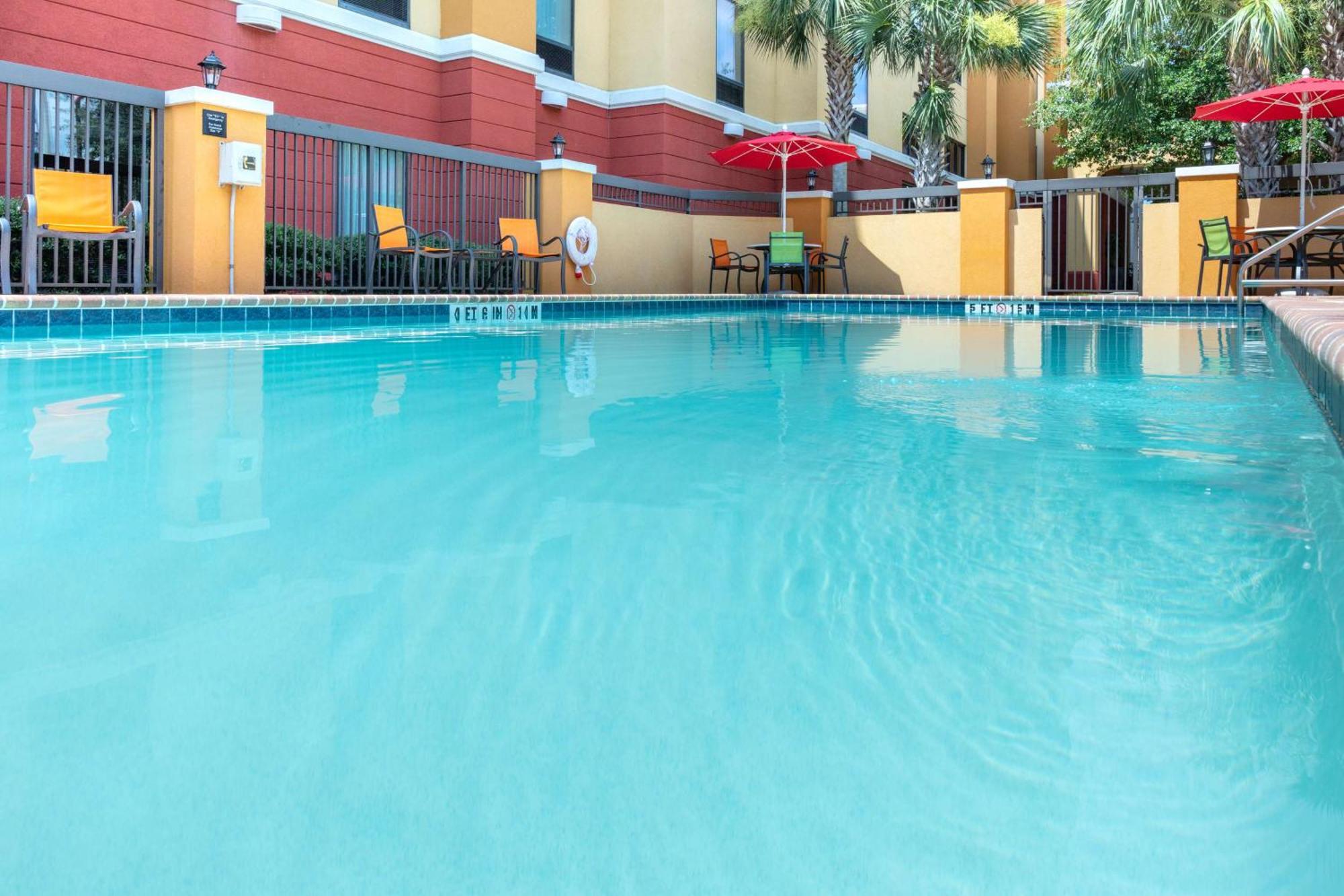 Hampton & South - Bartram Park Hotel 3*