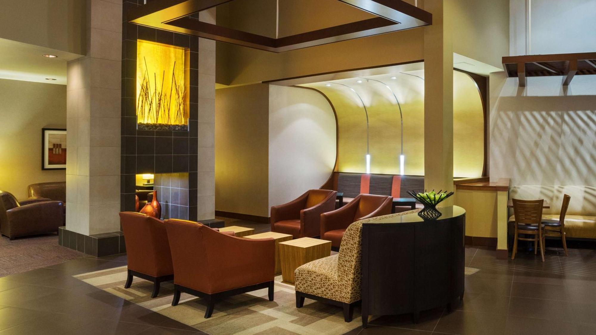 Hyatt Place Coconut Point 3*