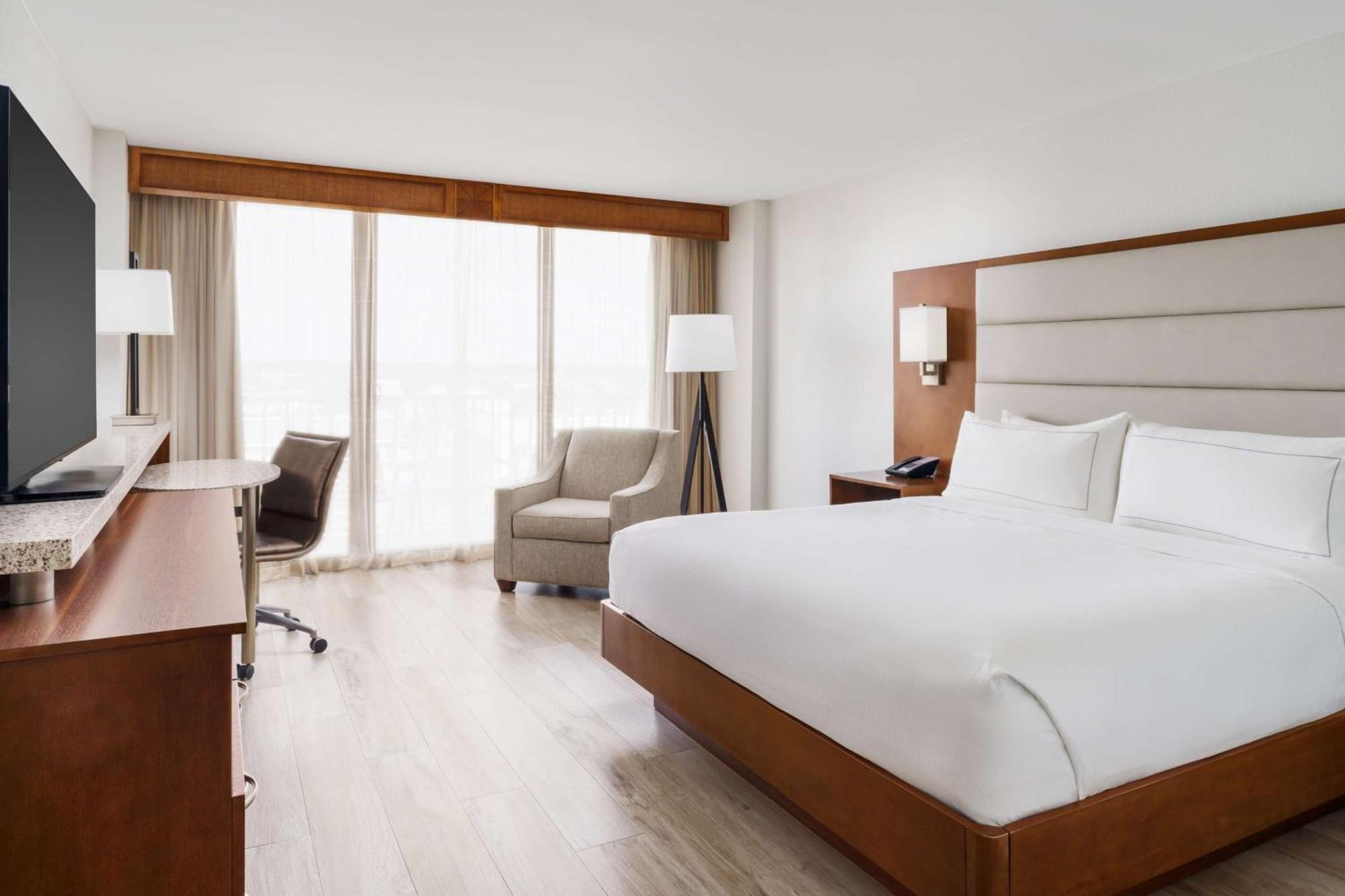 Doubletree By Hilton Tampa Bay - North Redington Resort 3*