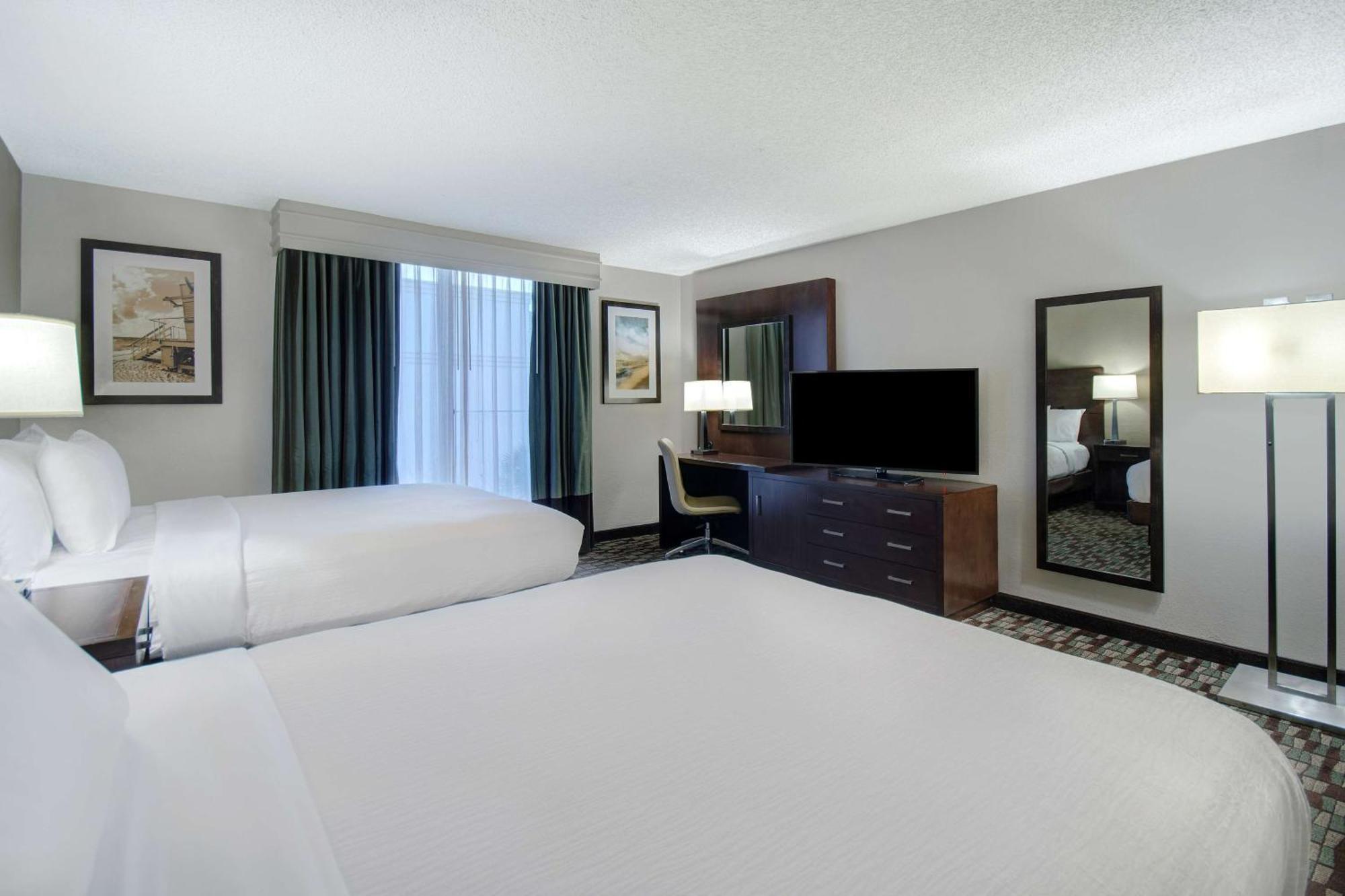 Hotel Embassy By Hilton Baymeadows