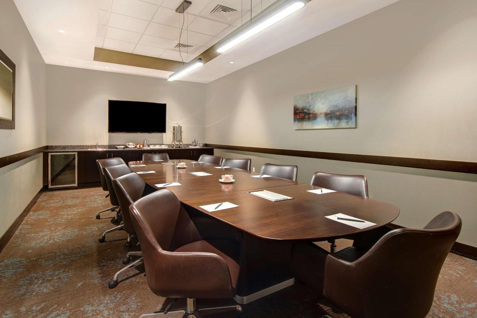 Hotel Embassy By Hilton Baymeadows