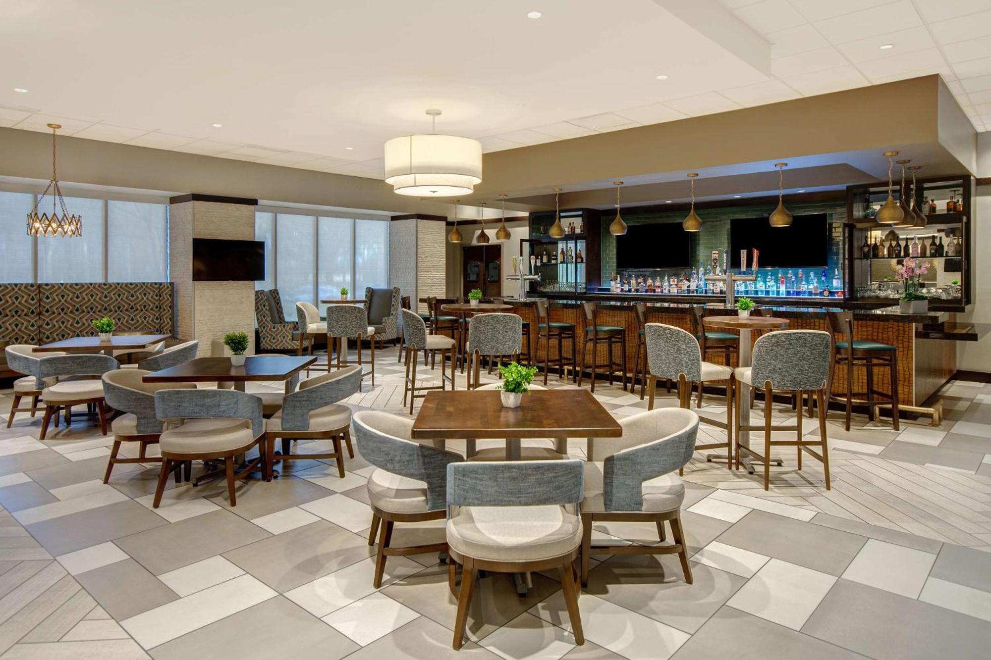Embassy By Hilton Baymeadows 3*