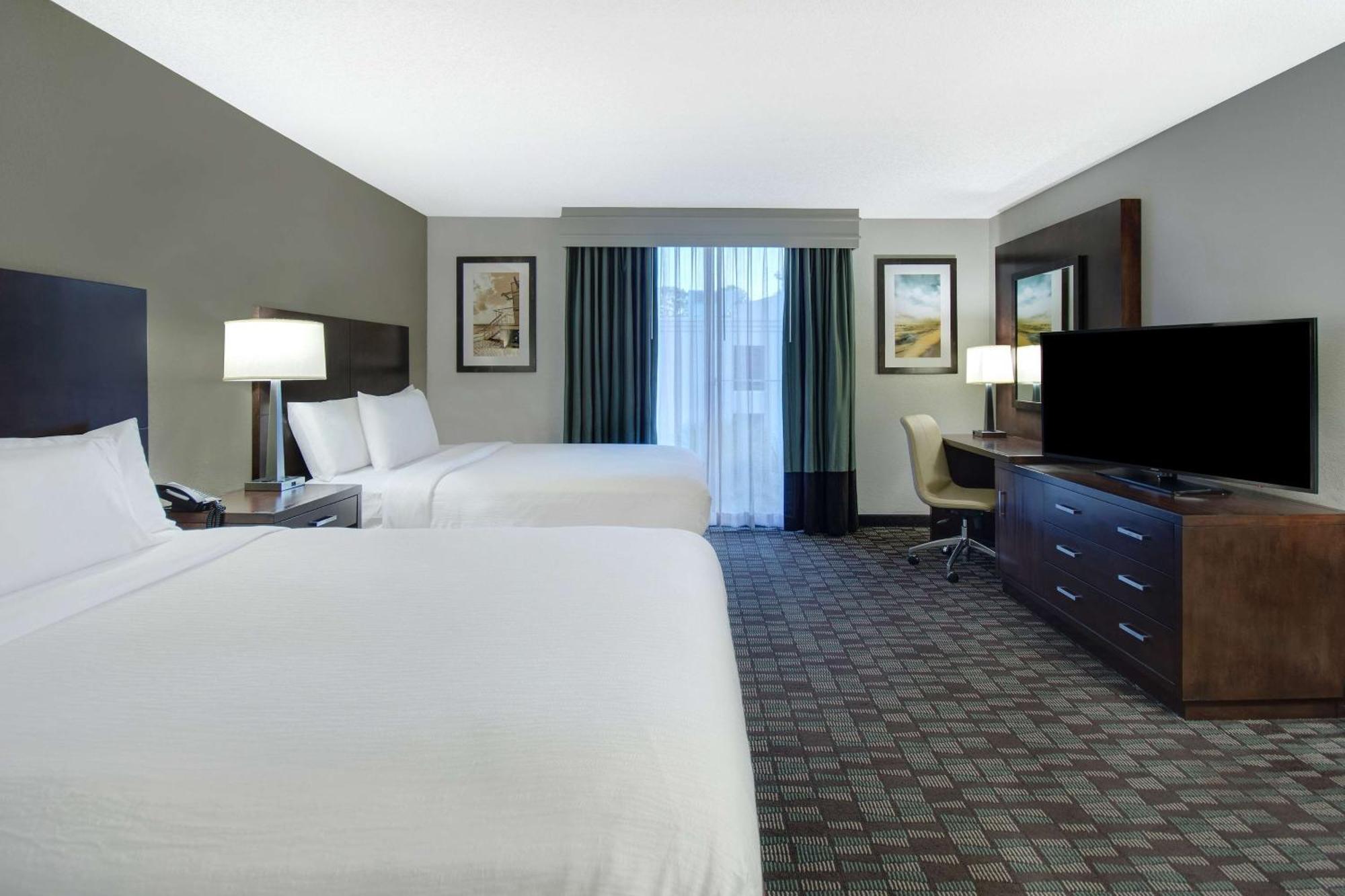 Embassy By Hilton Baymeadows Hotel 3*