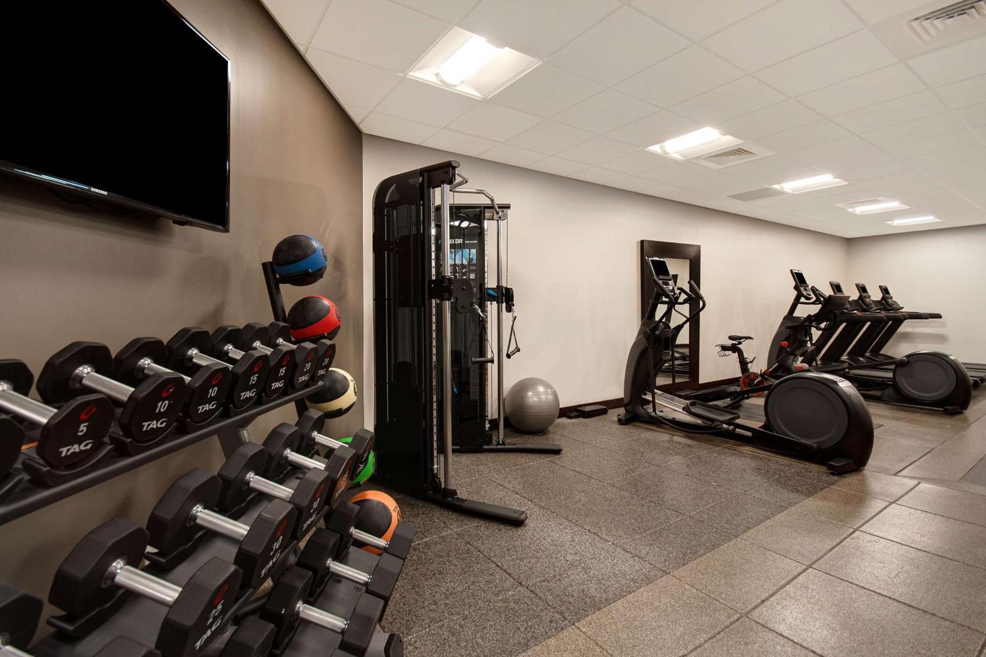 Embassy By Hilton Baymeadows Hotel
