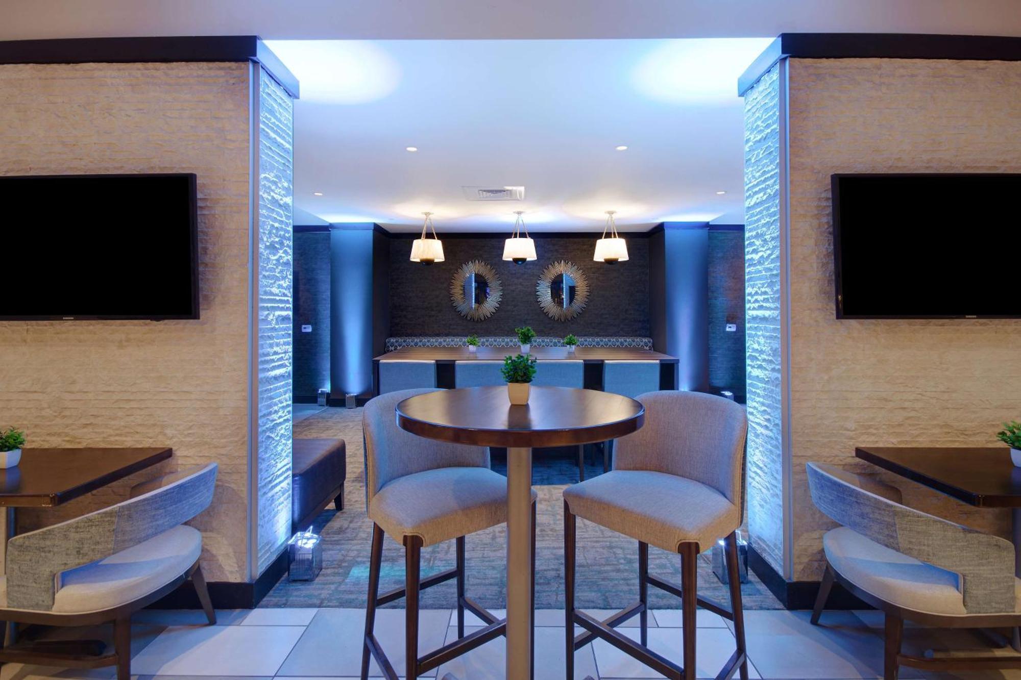 Embassy By Hilton Baymeadows Jacksonville