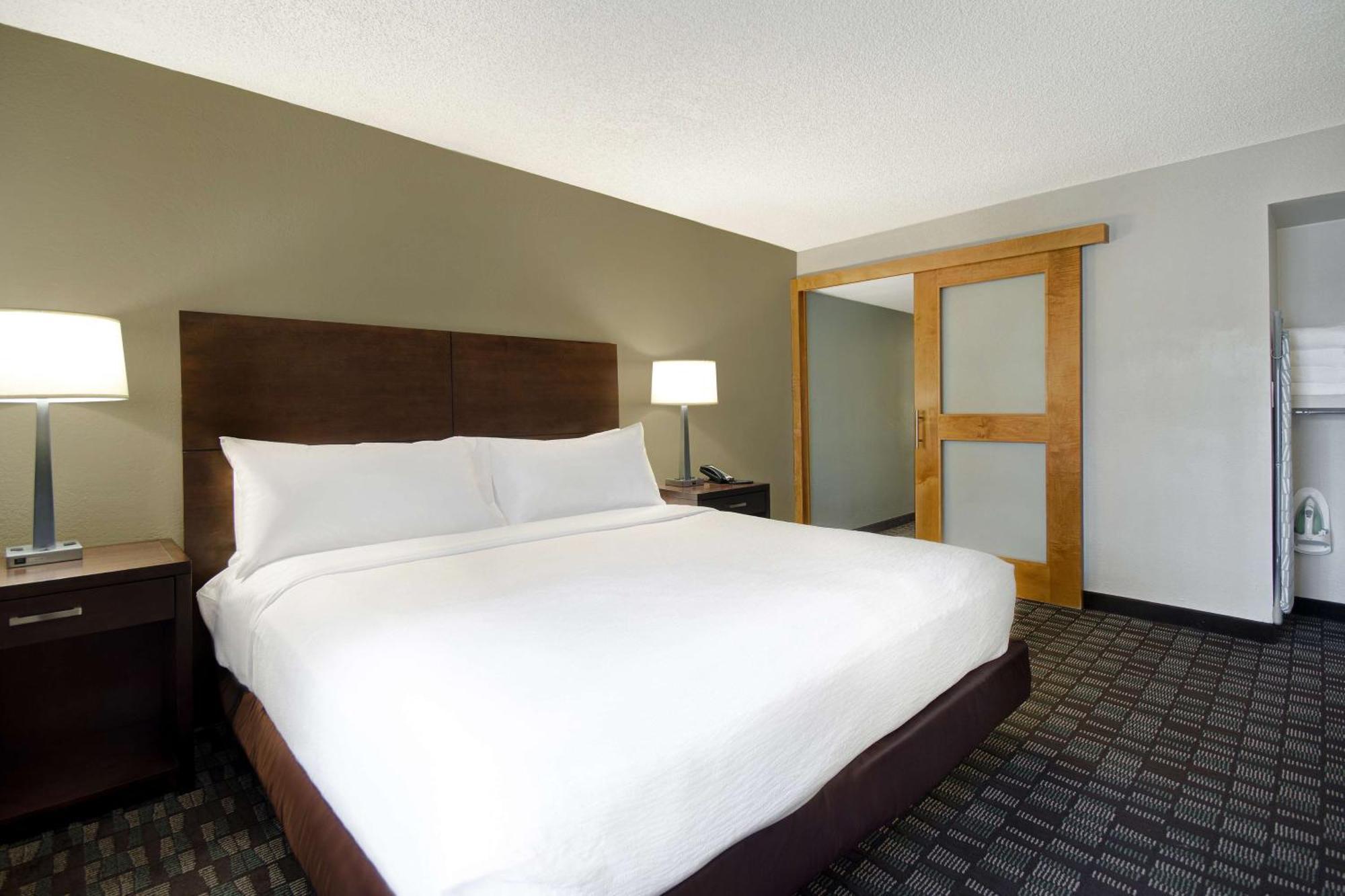 Embassy By Hilton Baymeadows Hotel