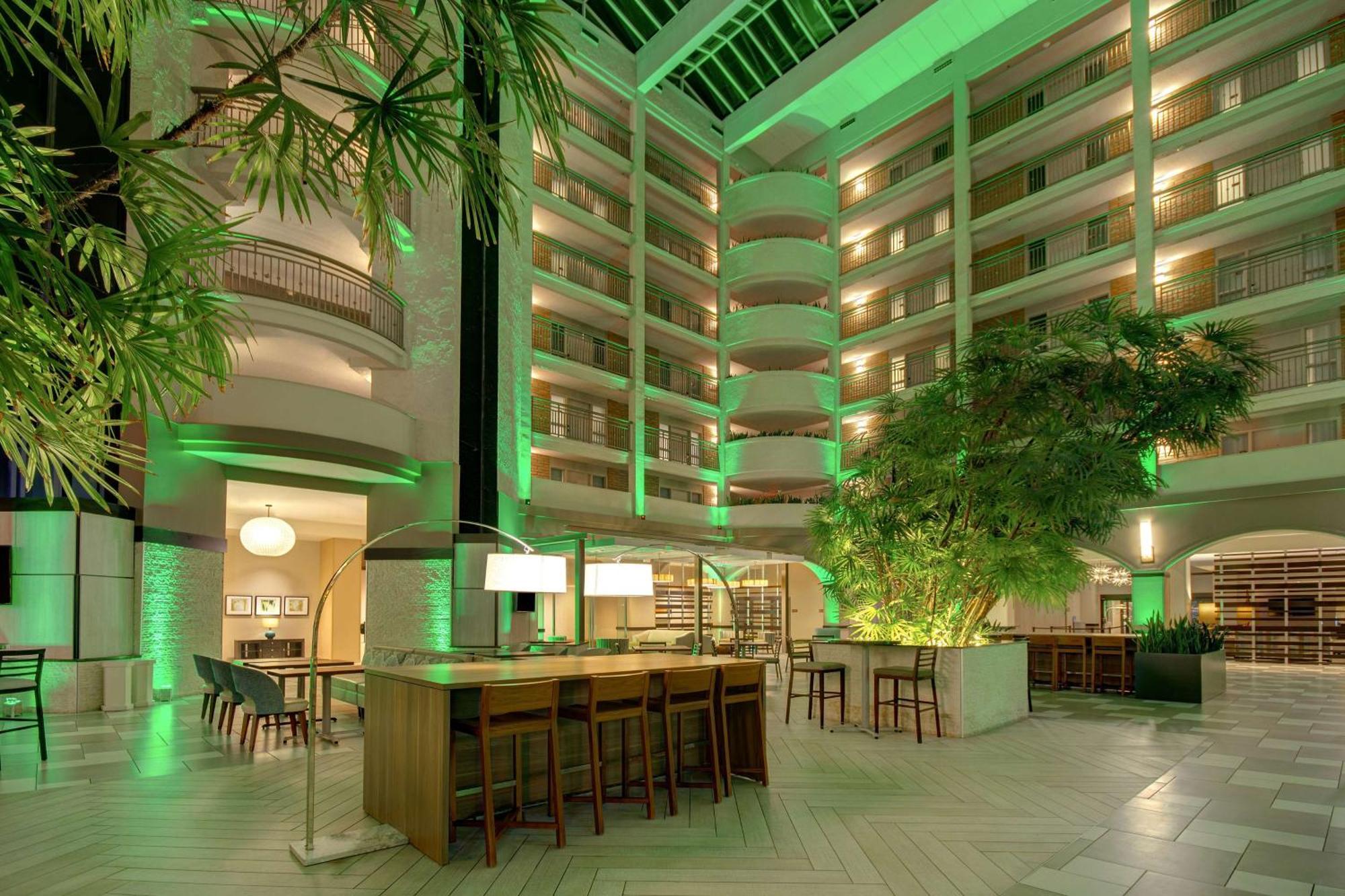 Hotel Embassy By Hilton Baymeadows 3*