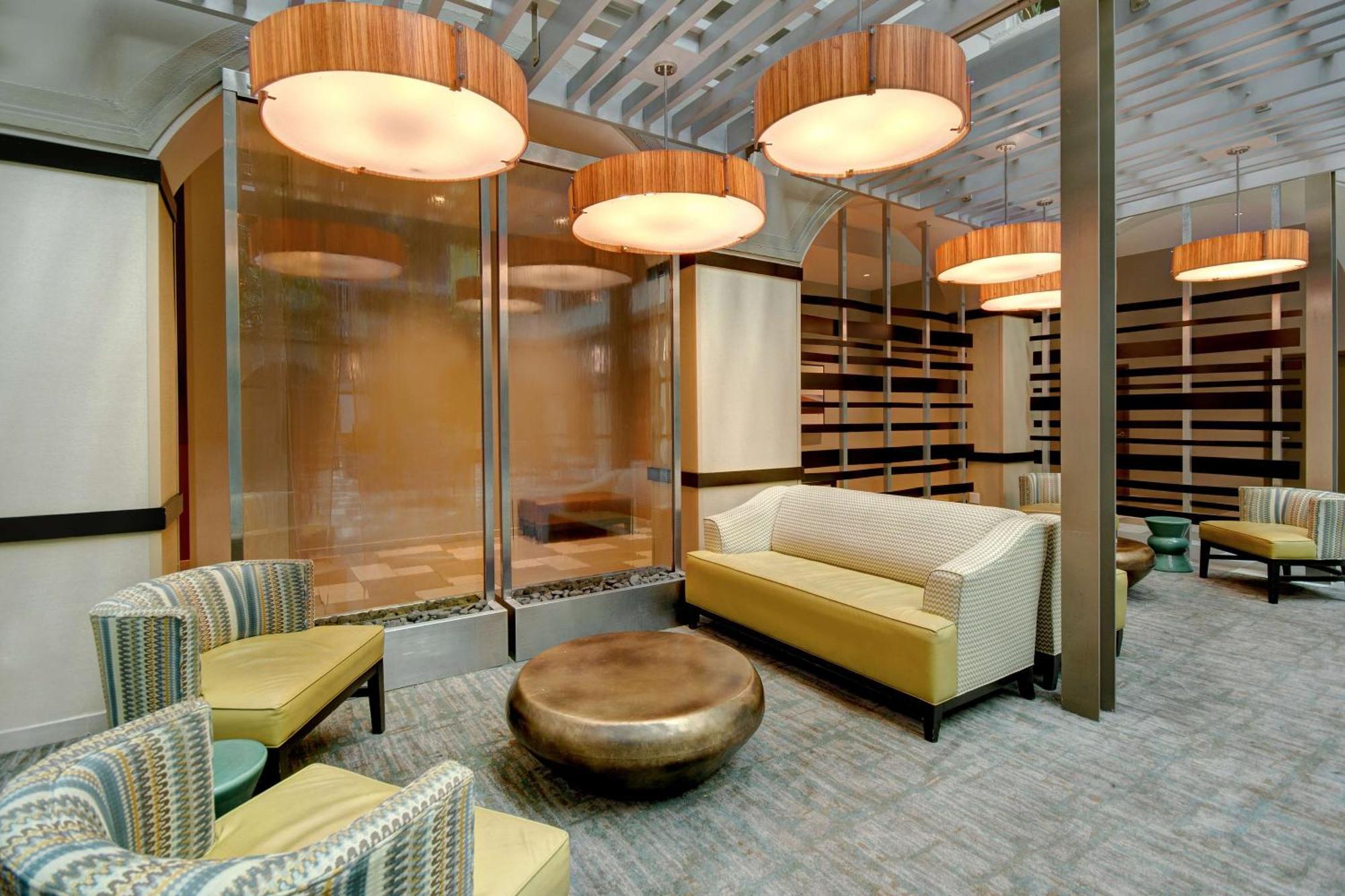Embassy By Hilton Baymeadows Hotel 3*