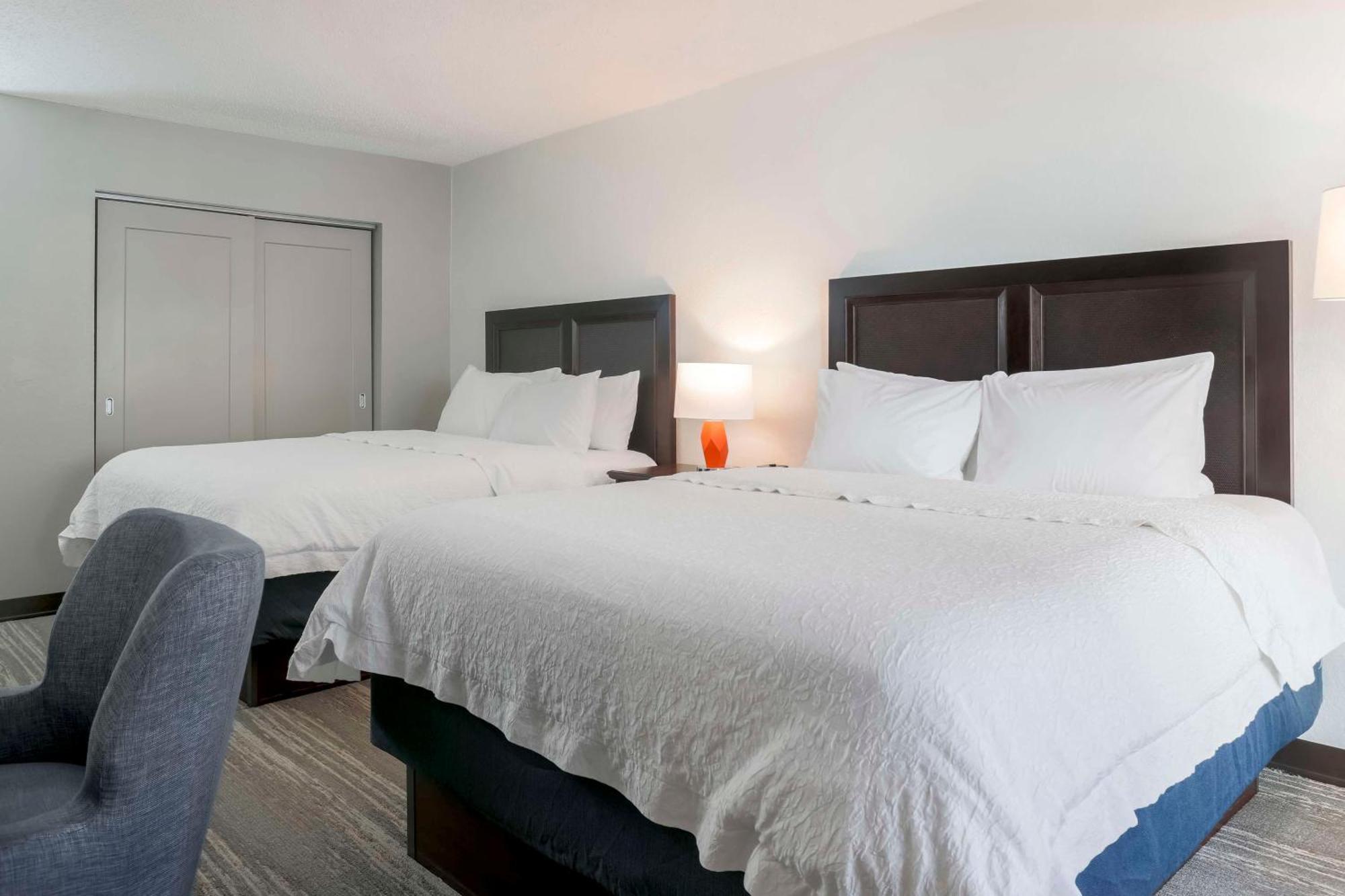 Hotel Hampton Walton 3*
