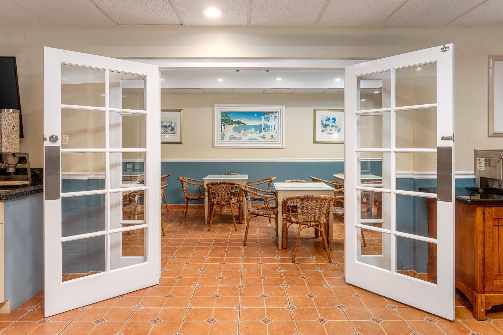 Hutchinson Island Hotel