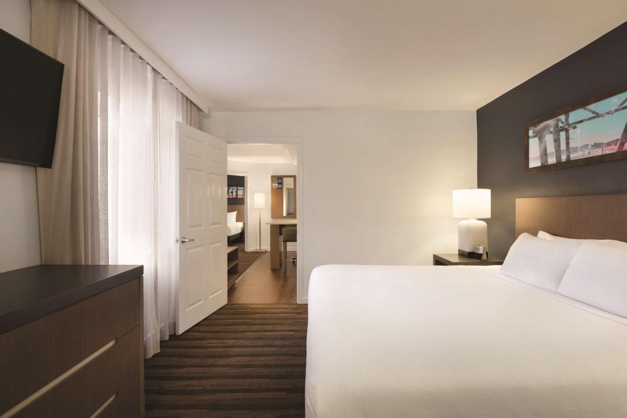 Hotel Hyatt House Miami Airport 3*