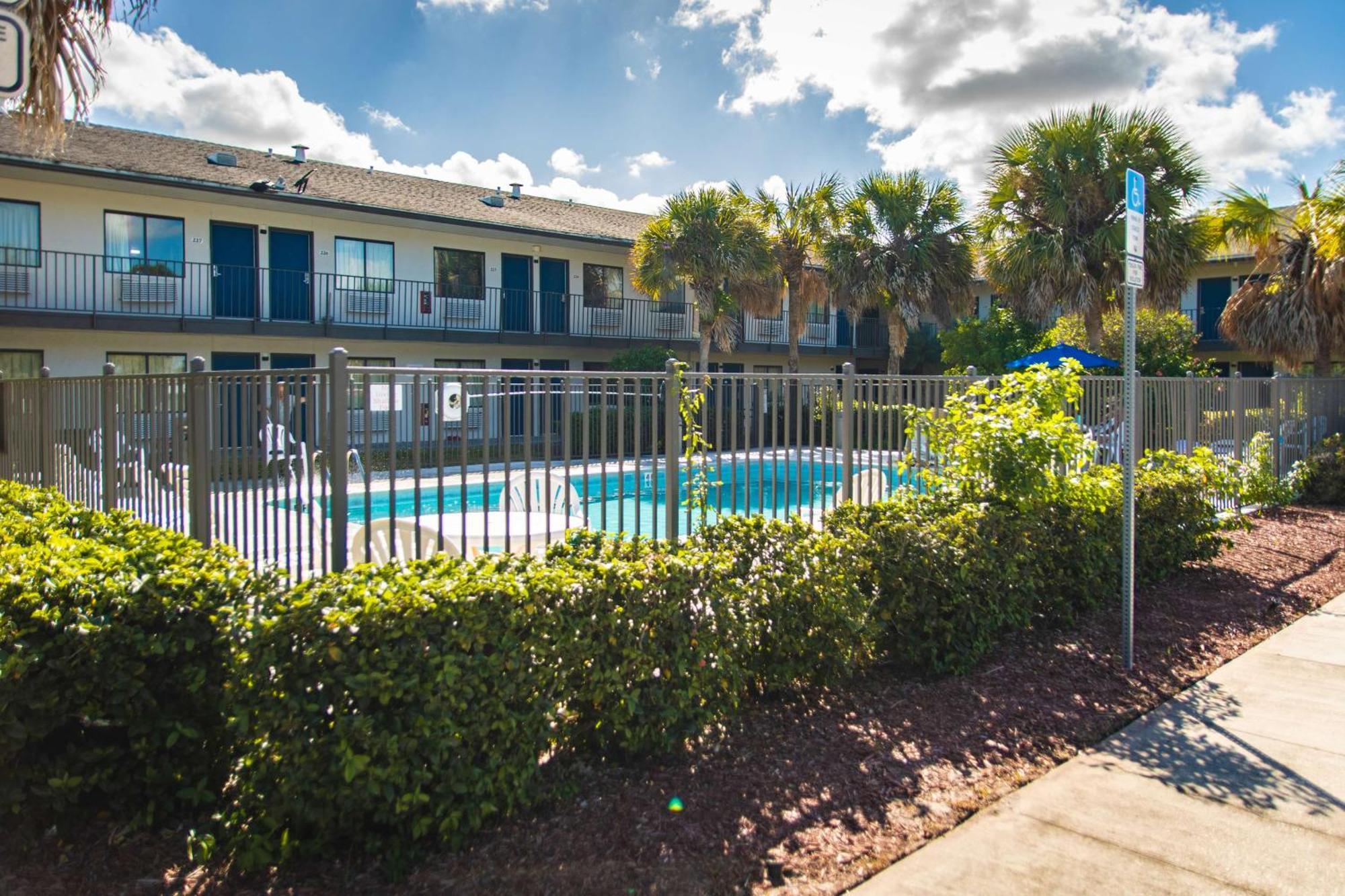 6-ft. Pierce, Fl Fort Pierce