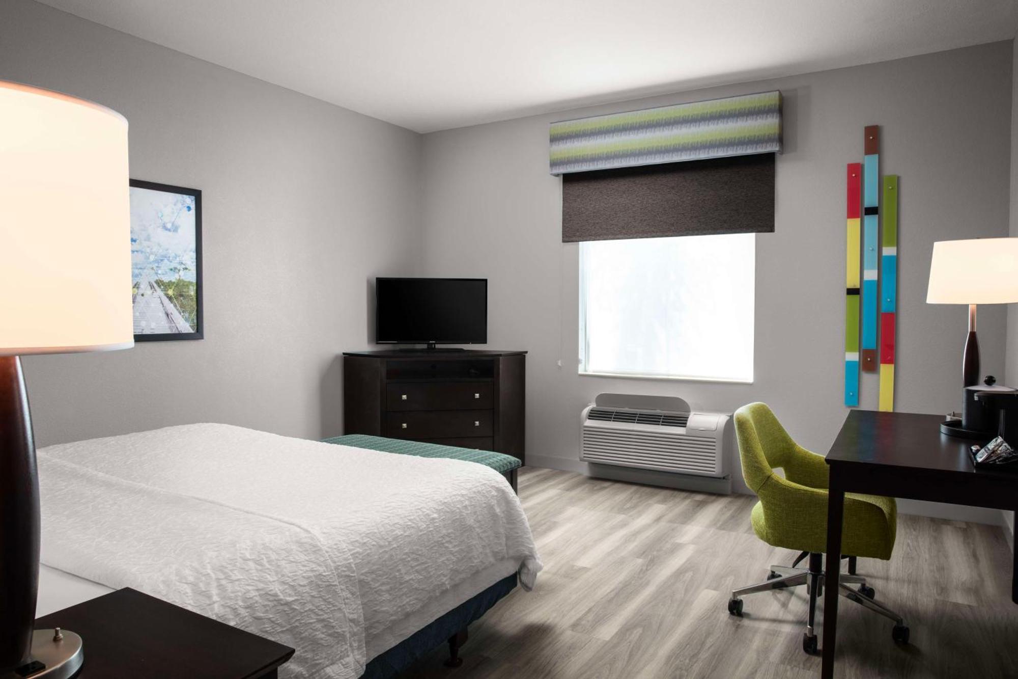 Hampton & Miami South Hotel 3*
