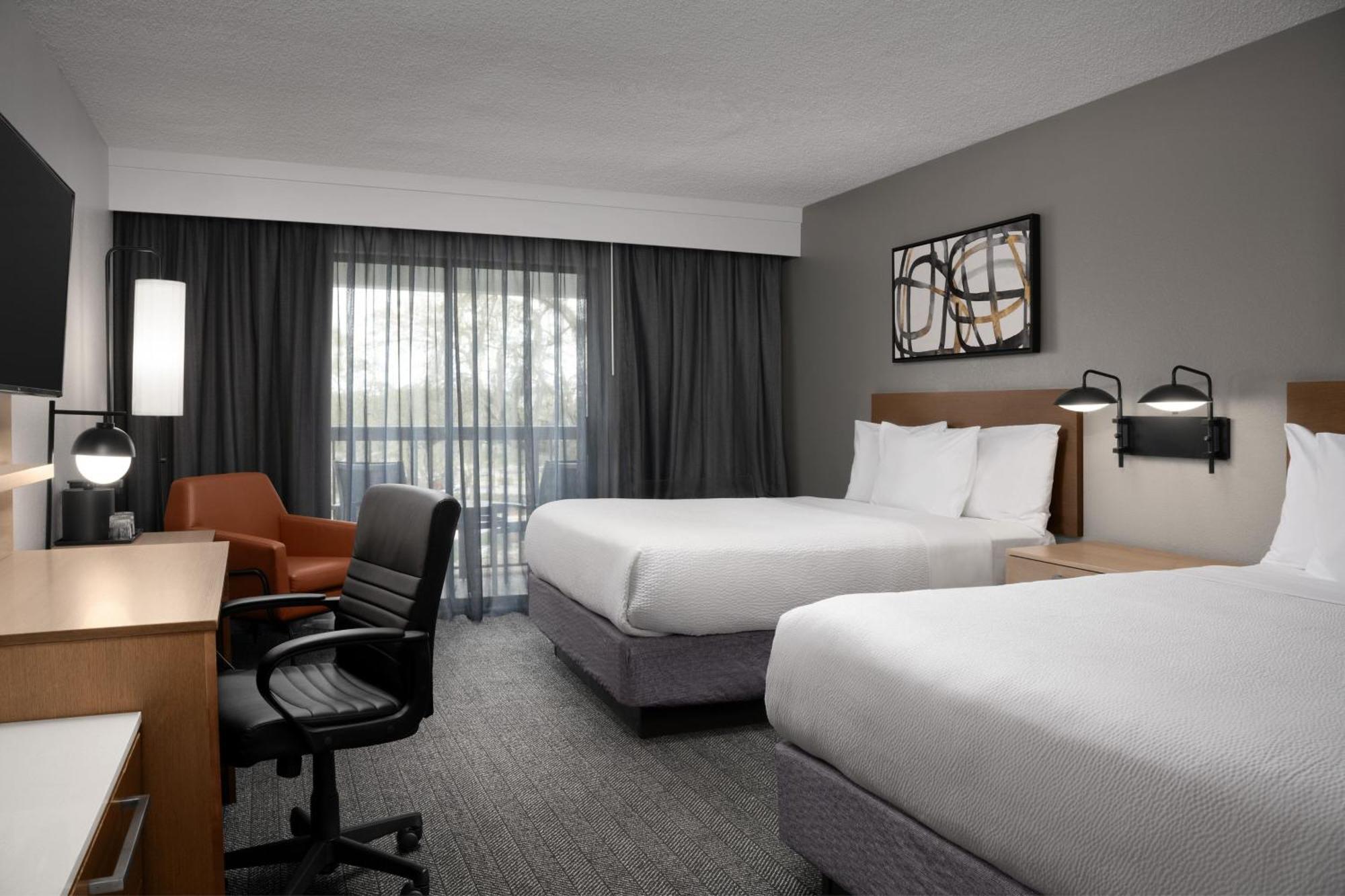 Courtyard By Marriott Orlando East/ucf Area Hotel 3*