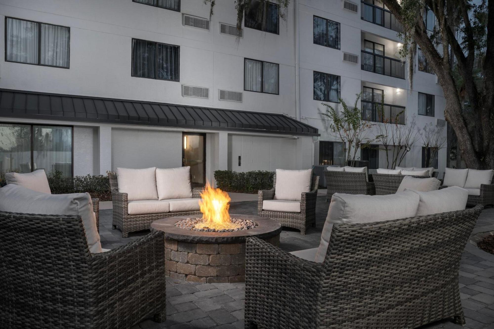 Courtyard By Marriott Orlando East/ucf Area Hotel Alafaya